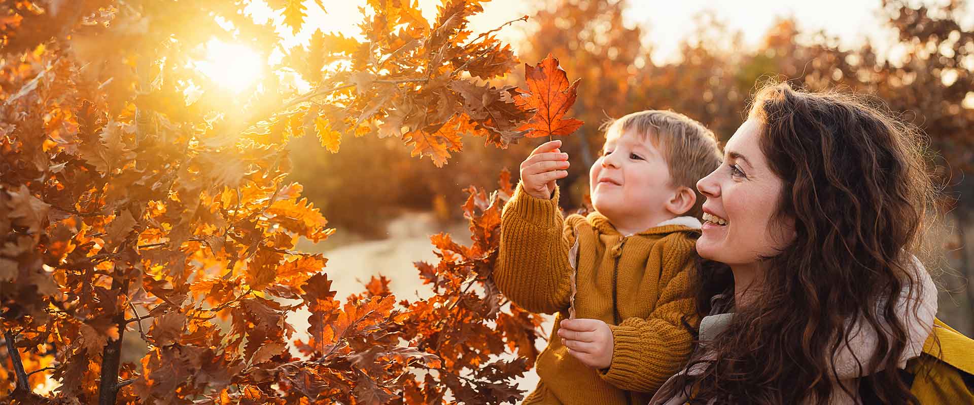 mother-baby-in-the-autumn-sunset